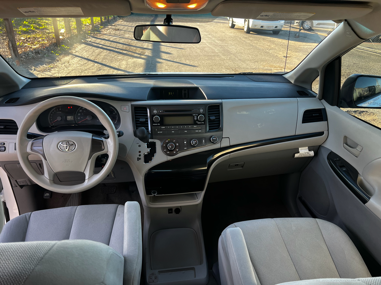 Toyota Sienna FWD 7-Passenger V6 2013