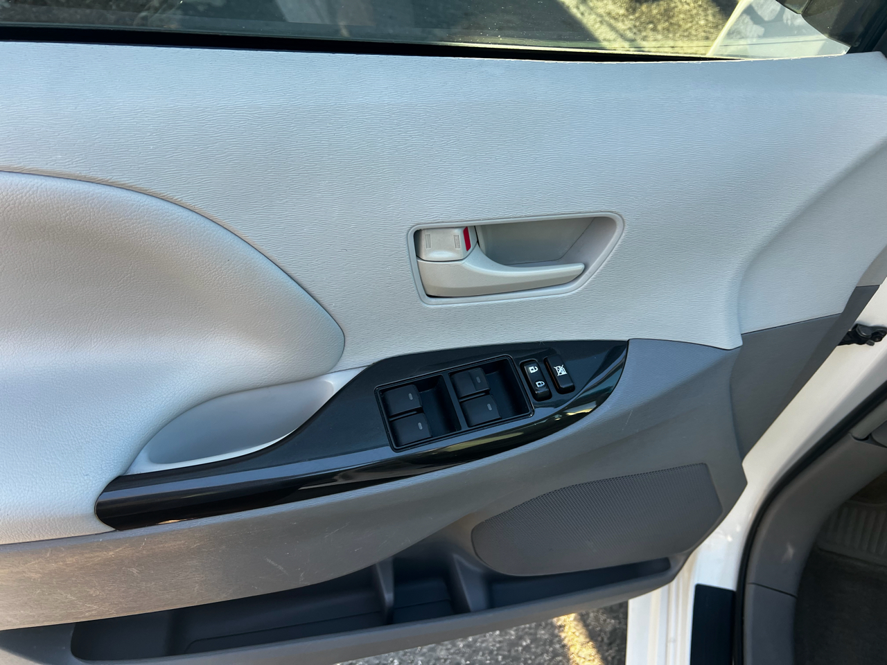 Toyota Sienna FWD 7-Passenger V6 2013