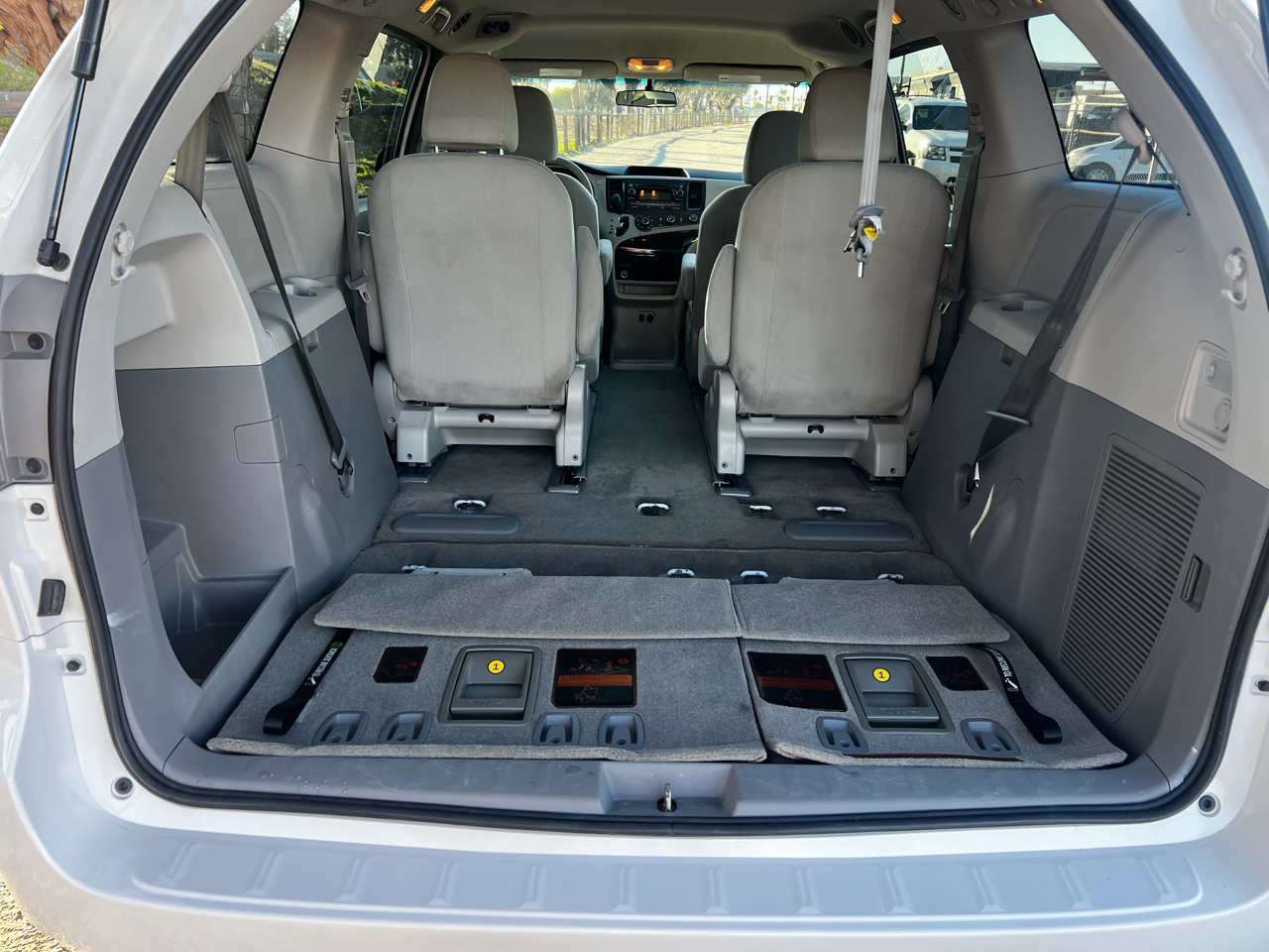 Toyota Sienna FWD 7-Passenger V6 2013