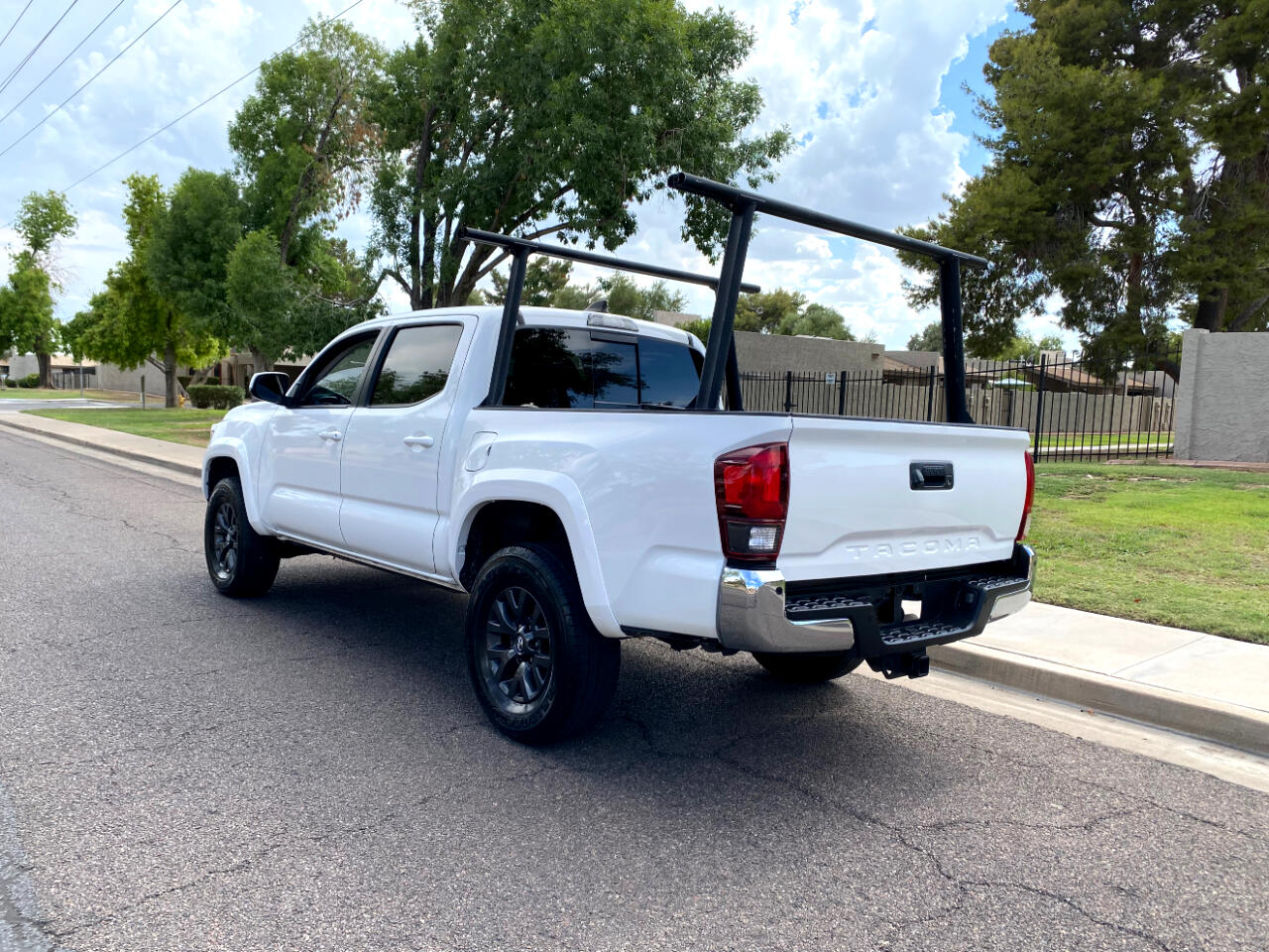 2022 Toyota Tacoma SR5 Double Cab V6 photo 10