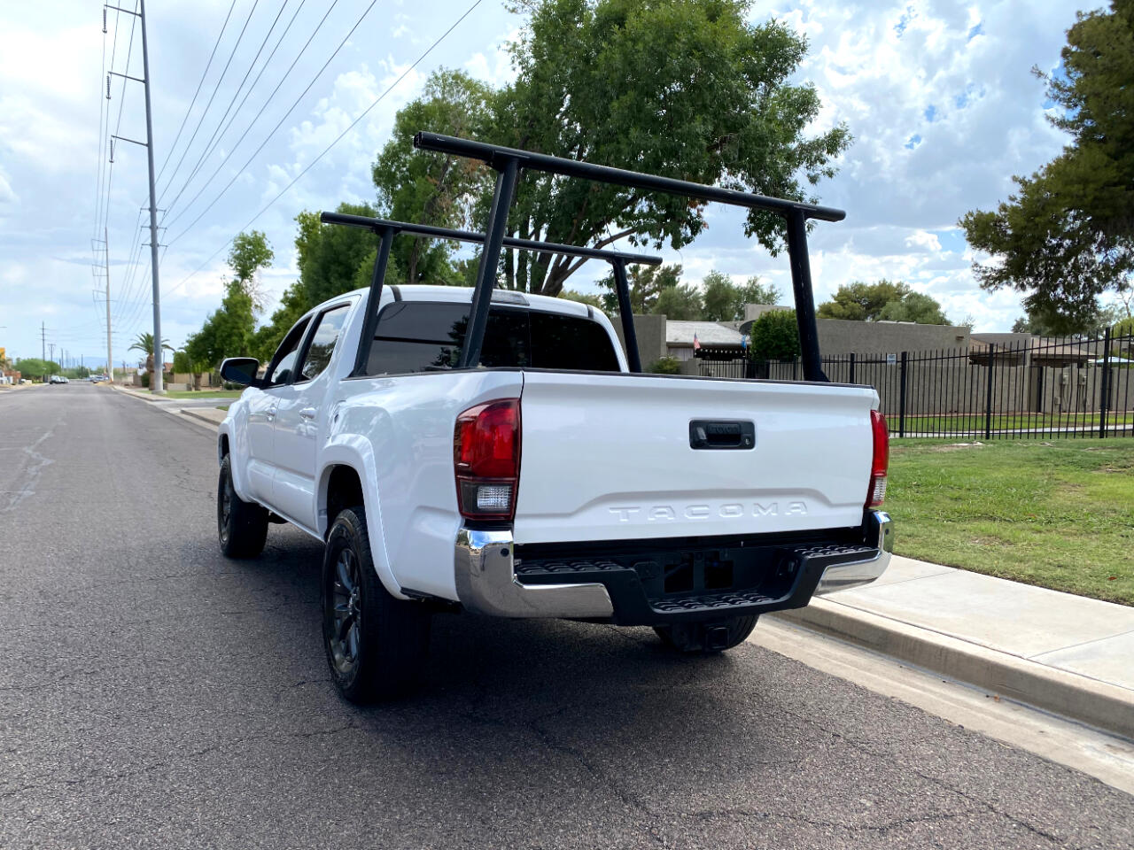 2022 Toyota Tacoma SR5 Double Cab V6 photo 11