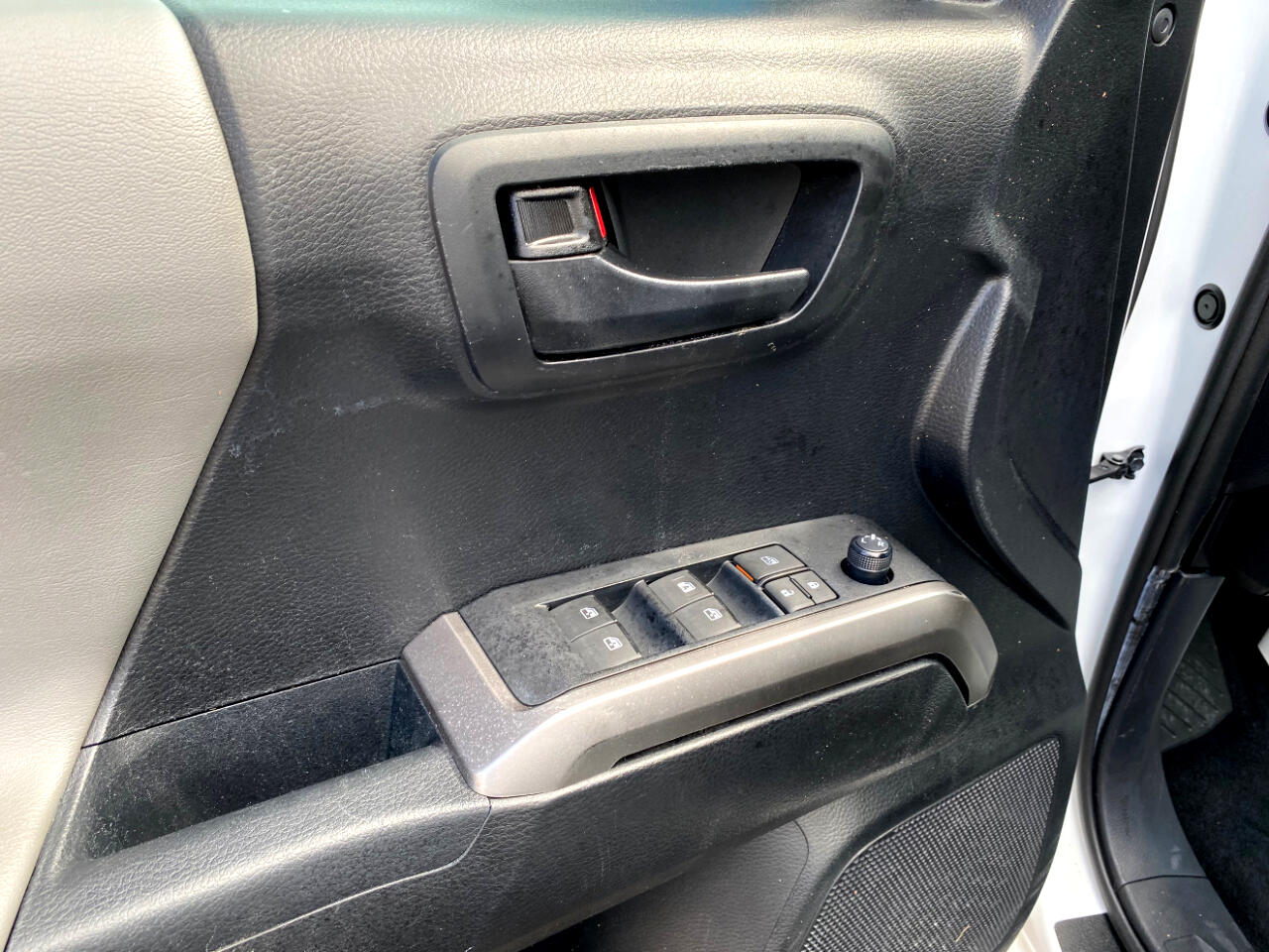 2022 Toyota Tacoma SR5 Double Cab V6 photo 24