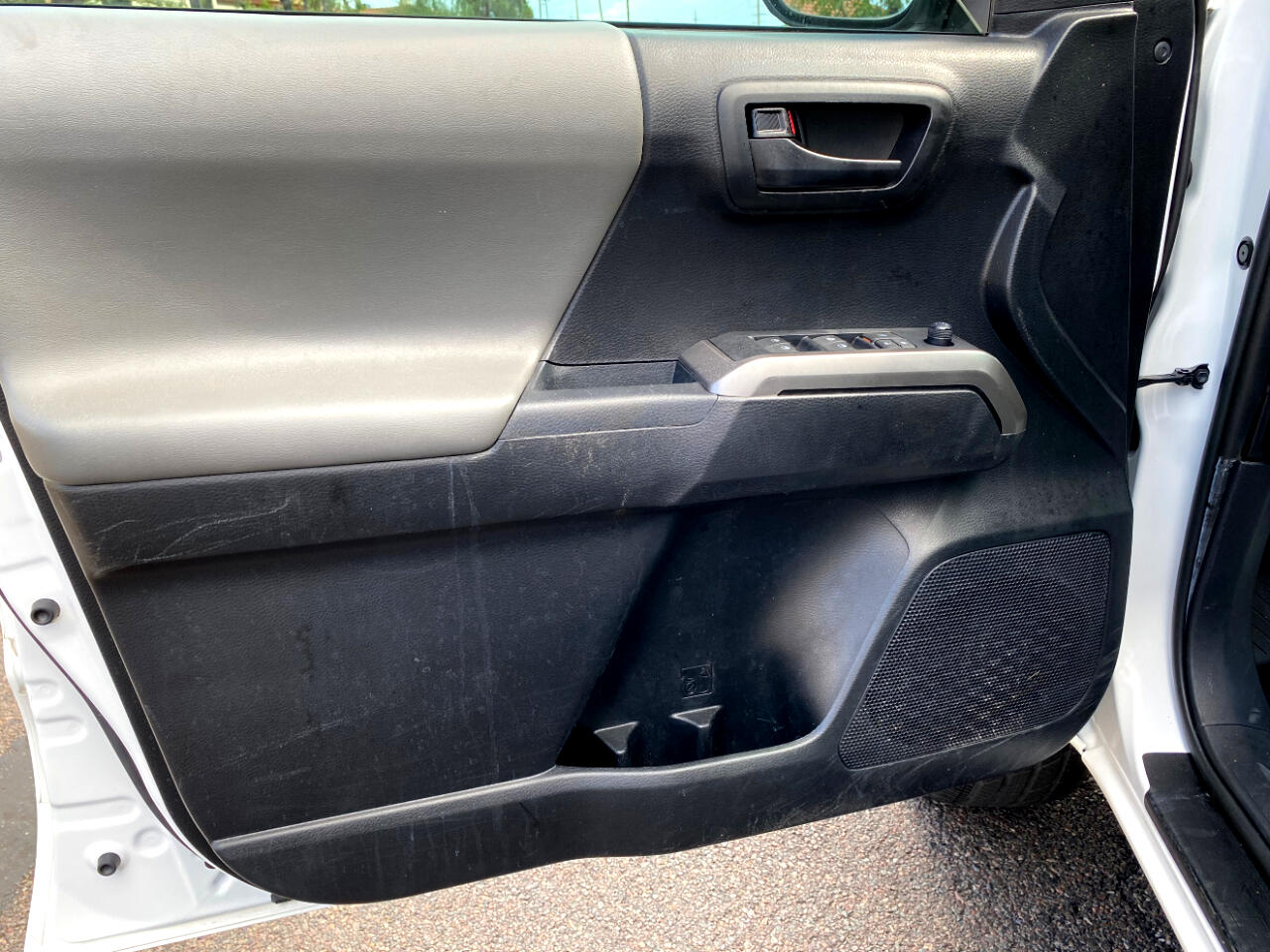 2022 Toyota Tacoma SR5 Double Cab V6 photo 25