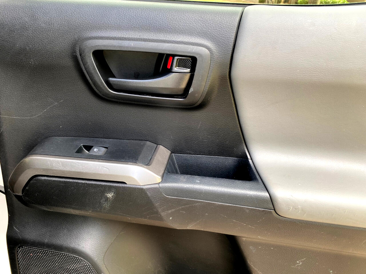 2022 Toyota Tacoma SR5 Double Cab V6 photo 38