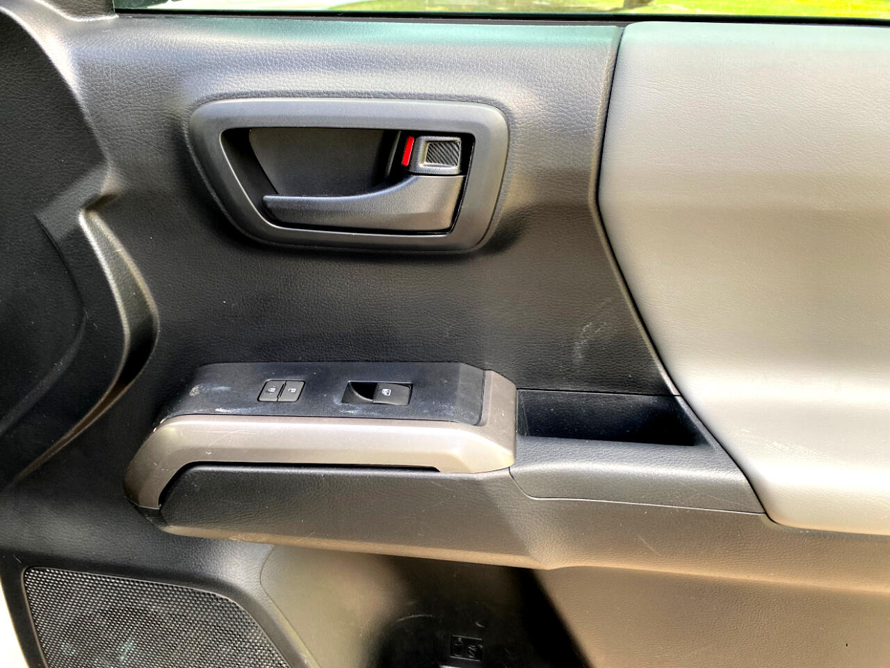 2022 Toyota Tacoma SR5 Double Cab V6 photo 44
