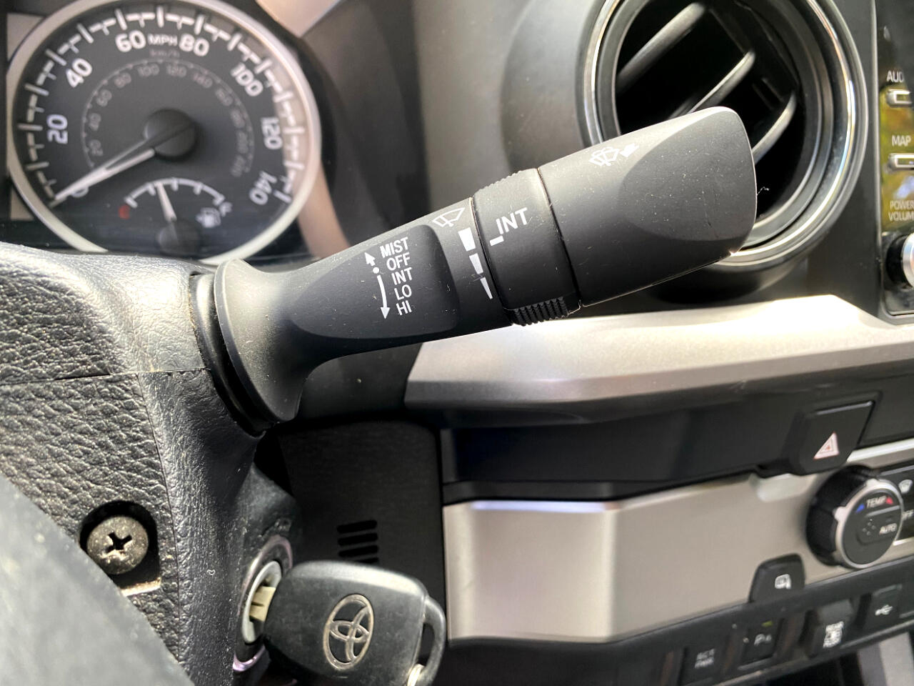 2022 Toyota Tacoma SR5 Double Cab V6 photo 59