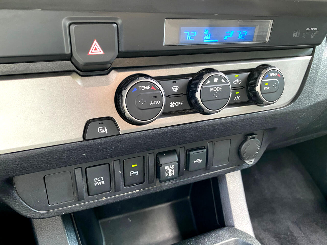 2022 Toyota Tacoma SR5 Double Cab V6 photo 63