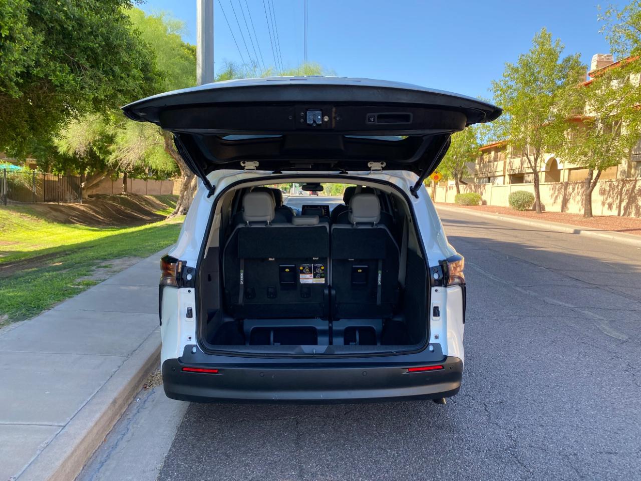 Toyota Sienna XLE FWD 8-Passenger (Natl) 2023