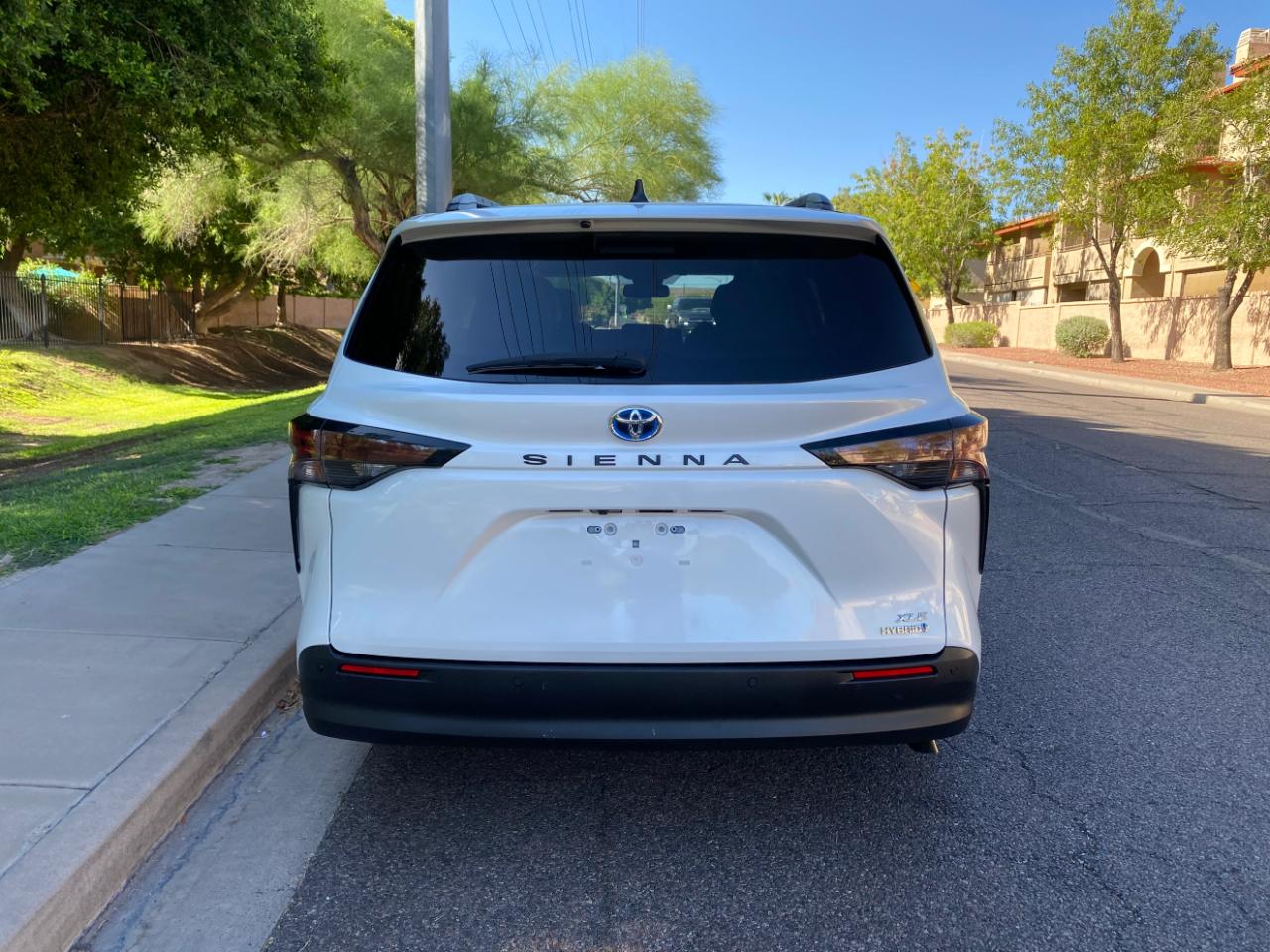 Toyota Sienna XLE FWD 8-Passenger (Natl) 2023