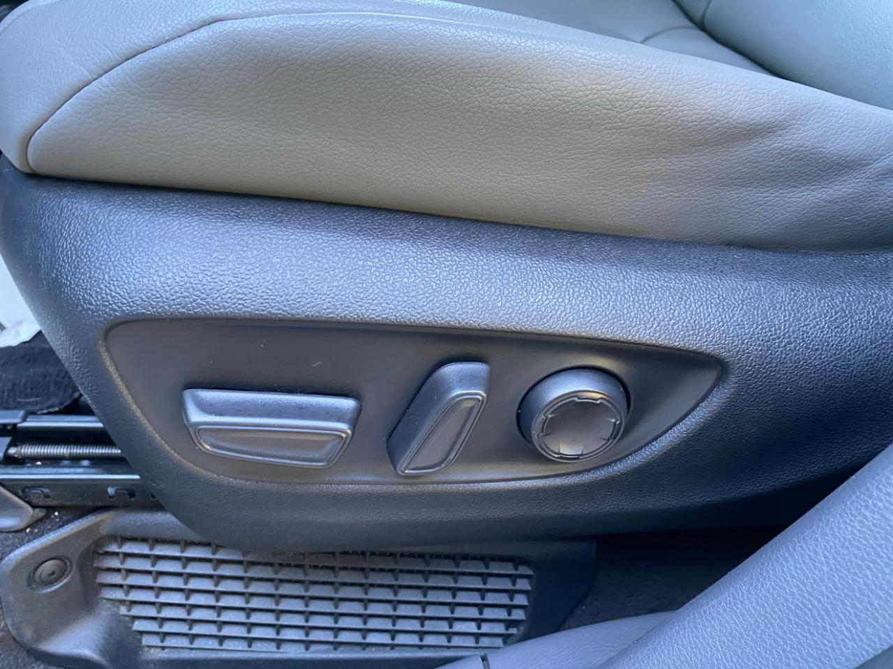 Toyota Sienna XLE FWD 8-Passenger (Natl) 2023