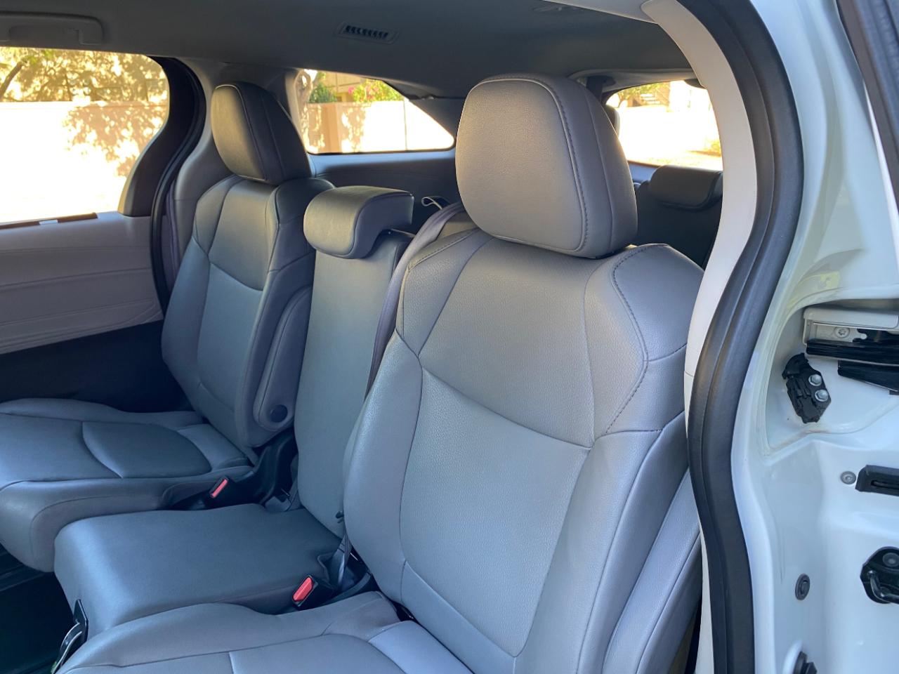 Toyota Sienna XLE FWD 8-Passenger (Natl) 2023