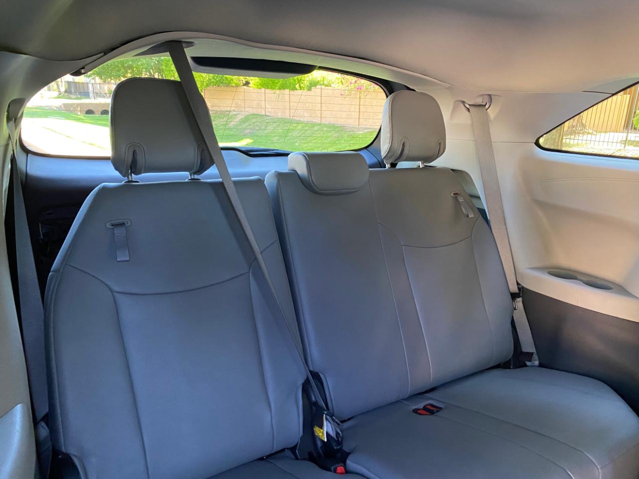 Toyota Sienna XLE FWD 8-Passenger (Natl) 2023