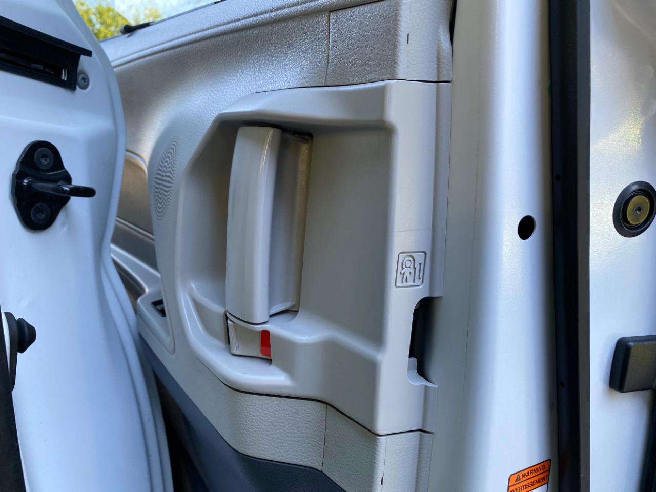 Toyota Sienna XLE FWD 8-Passenger (Natl) 2023