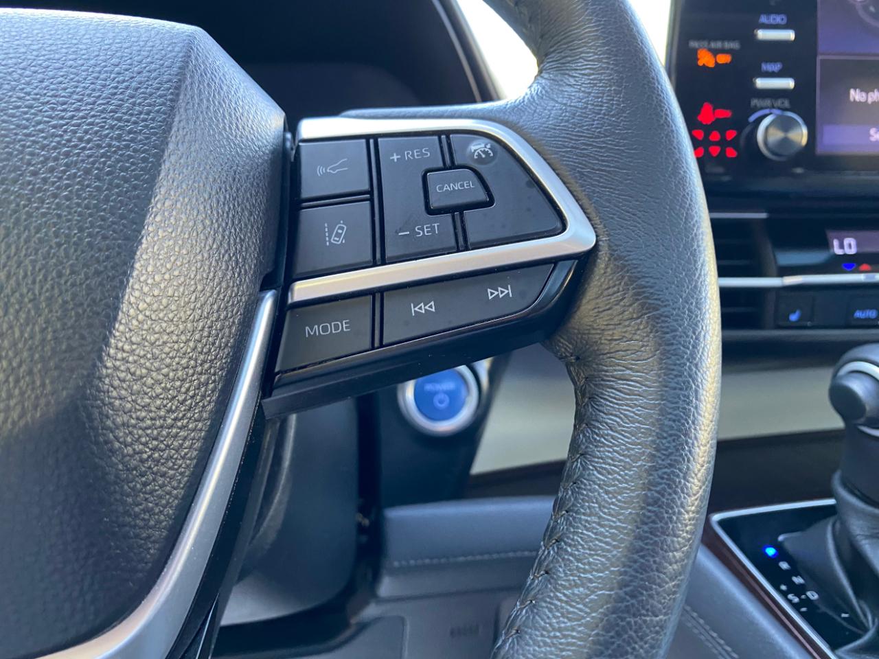 Toyota Sienna XLE FWD 8-Passenger (Natl) 2023