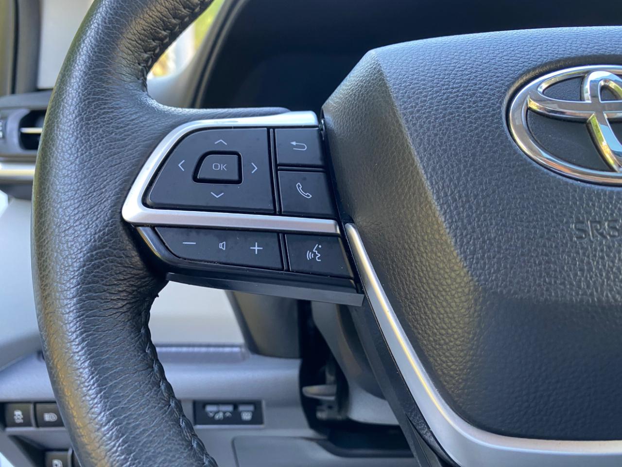 Toyota Sienna XLE FWD 8-Passenger (Natl) 2023