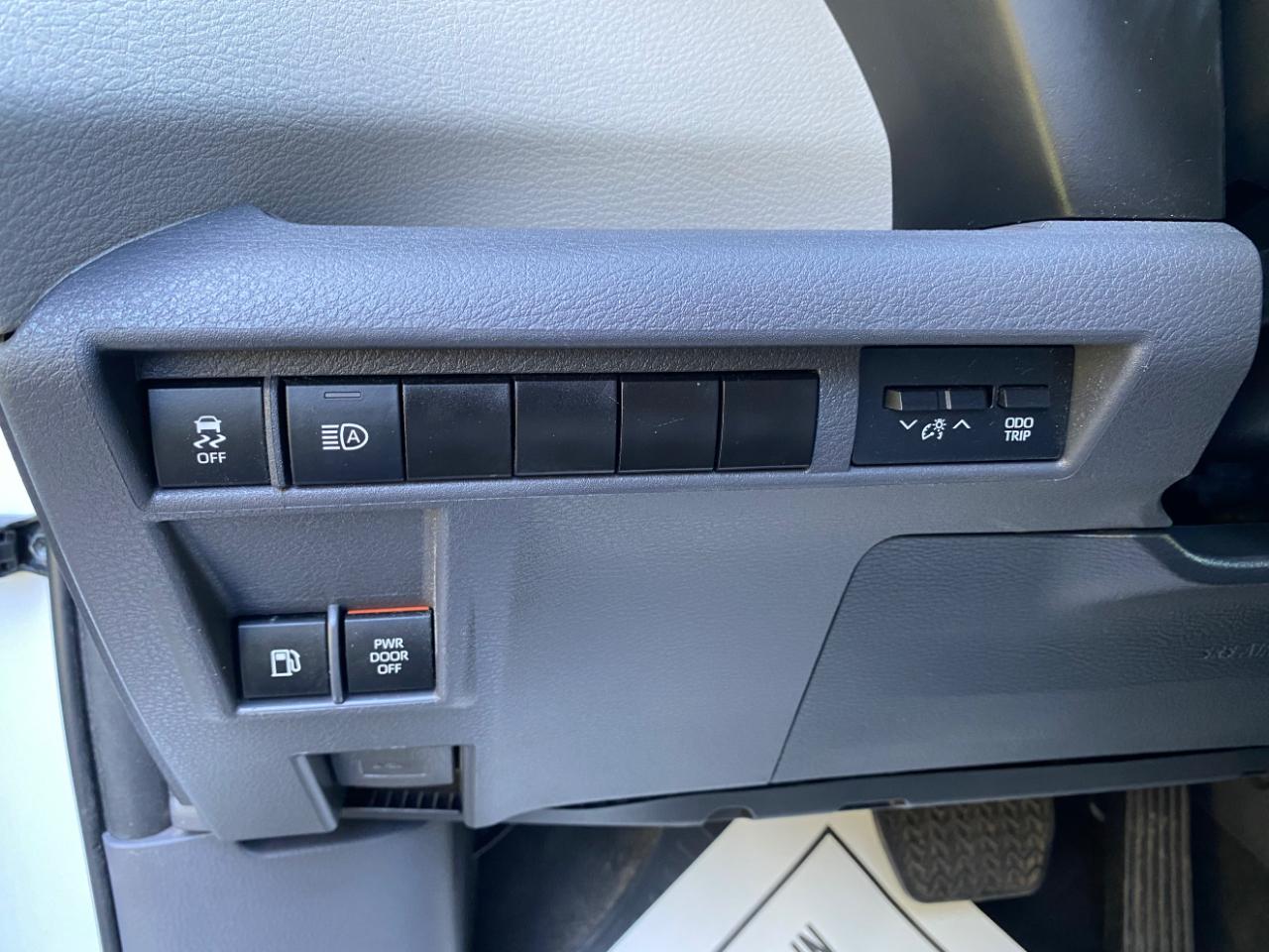 Toyota Sienna XLE FWD 8-Passenger (Natl) 2023