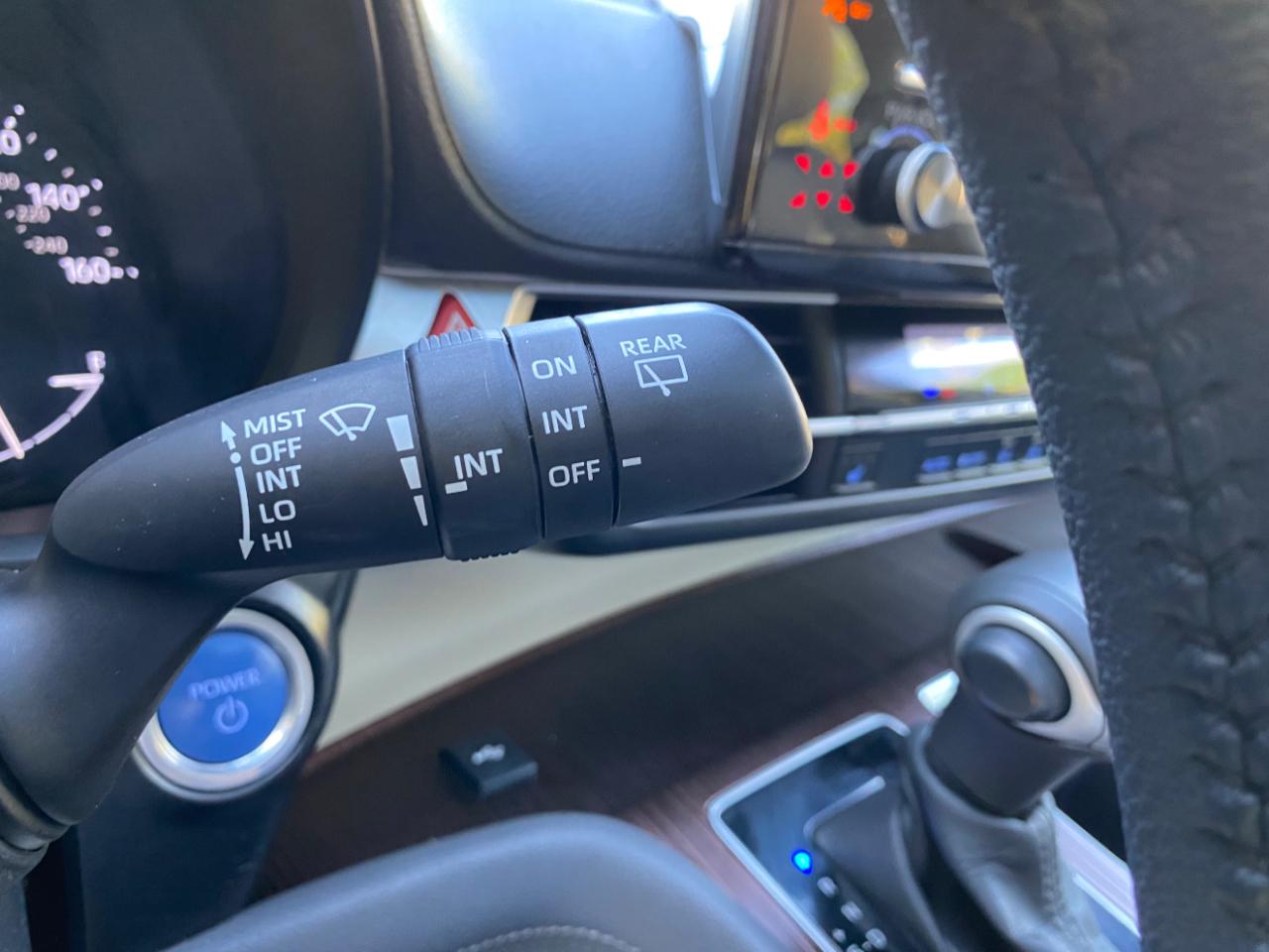 Toyota Sienna XLE FWD 8-Passenger (Natl) 2023