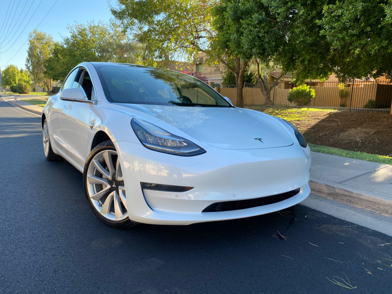 2018 Tesla Model 3 Long Range photo 2
