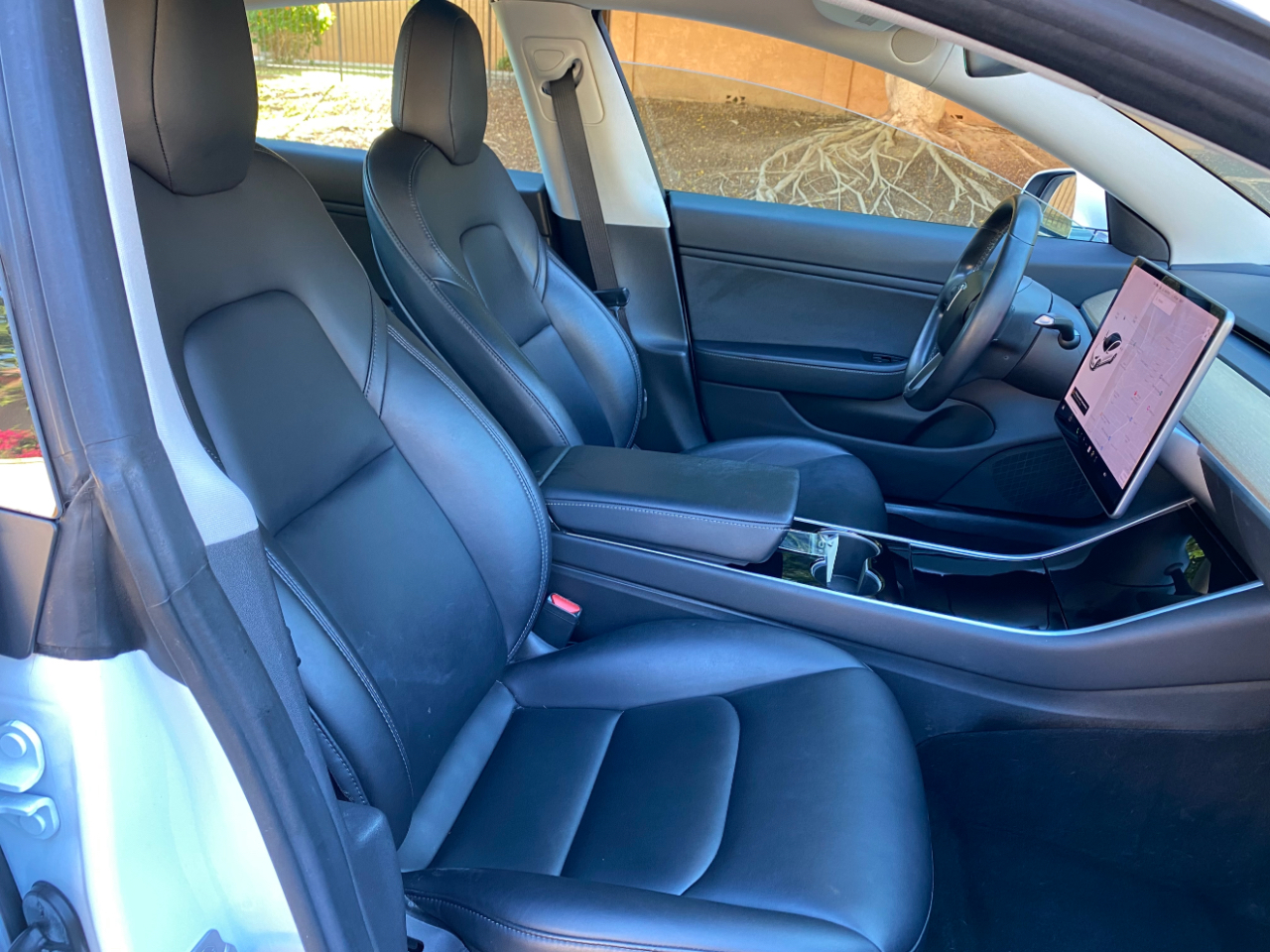 2018 Tesla Model 3 Long Range photo 35