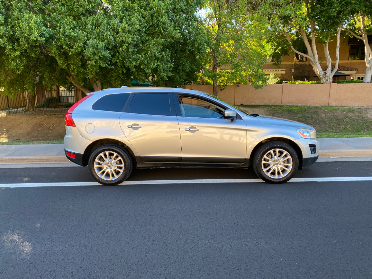 Volvo XC60 AWD 4dr 3.0T 2010 Volvo XC60 AWD 4dr 3.0T 2010