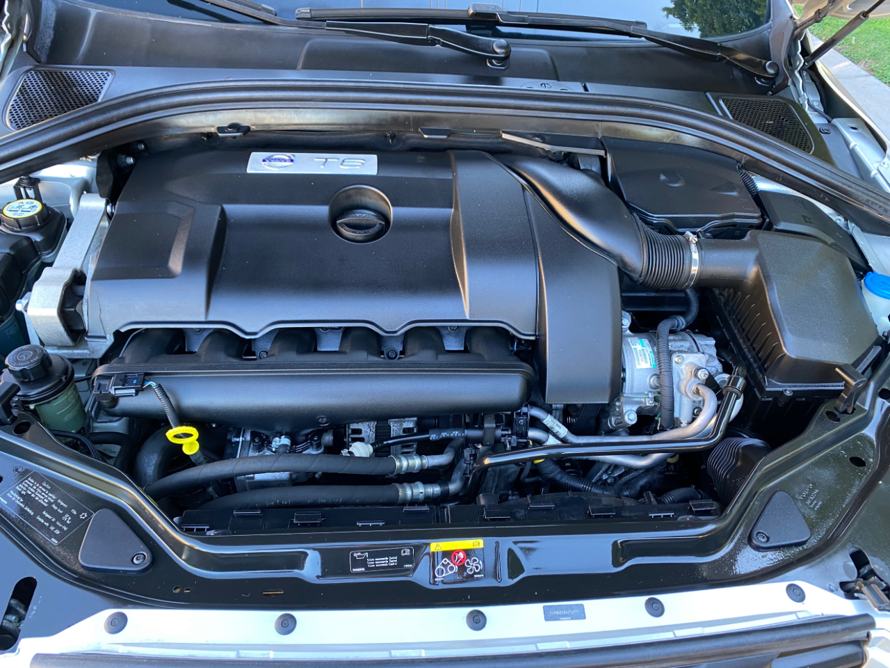 Volvo XC60 AWD 4dr 3.0T 2010 Volvo XC60 AWD 4dr 3.0T 2010