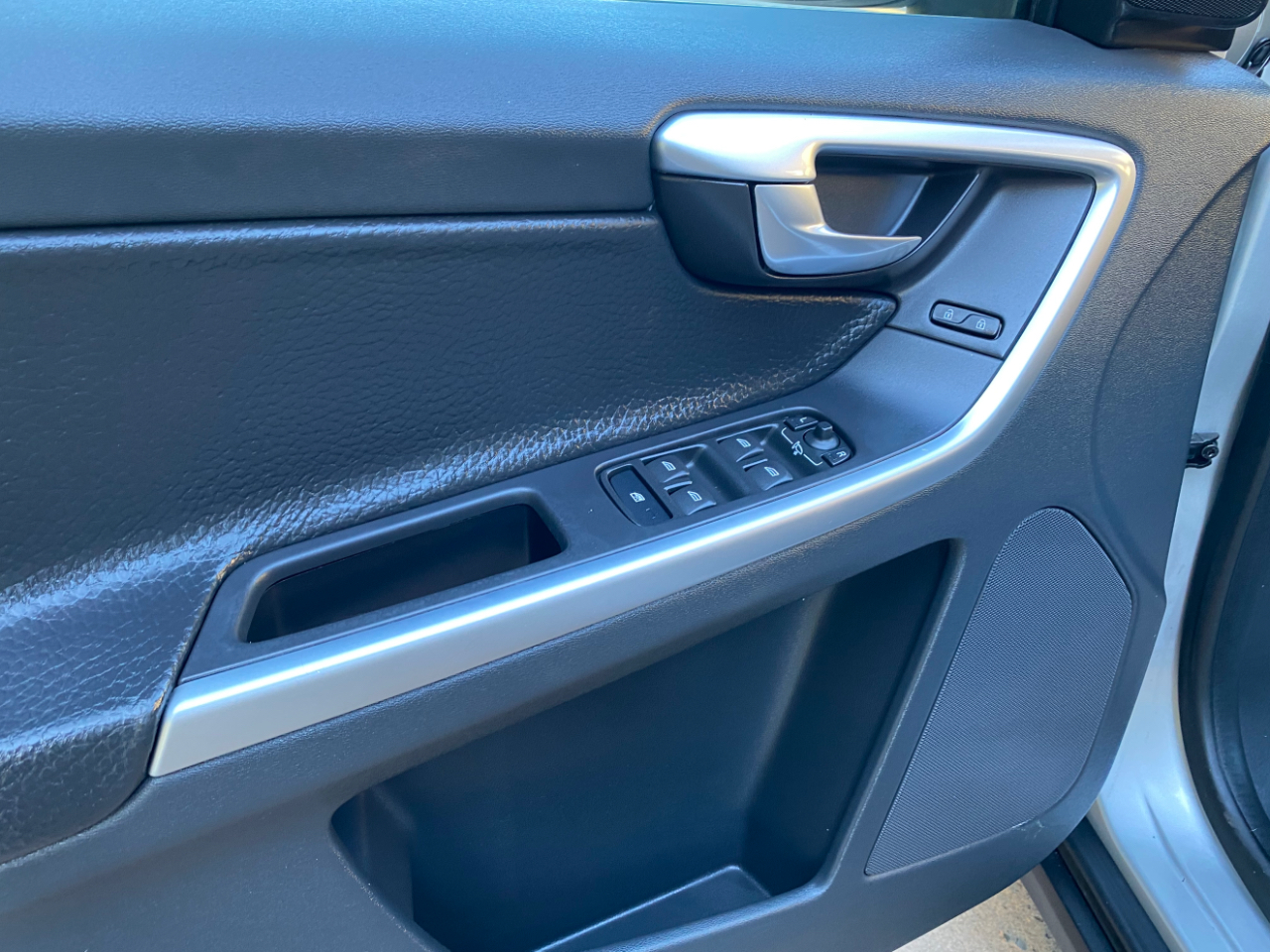 Volvo XC60 AWD 4dr 3.0T 2010 Volvo XC60 AWD 4dr 3.0T 2010