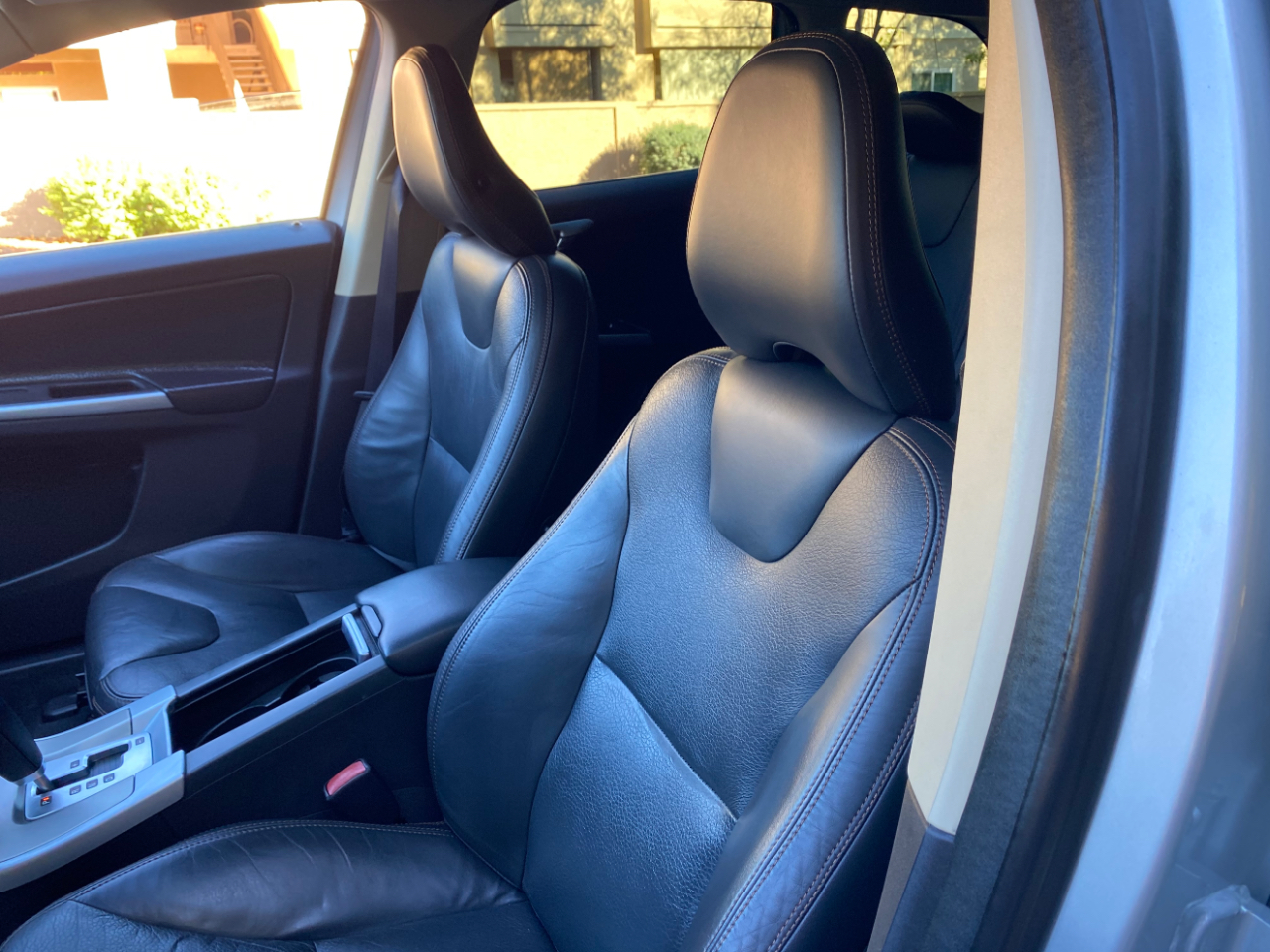 Volvo XC60 AWD 4dr 3.0T 2010 Volvo XC60 AWD 4dr 3.0T 2010