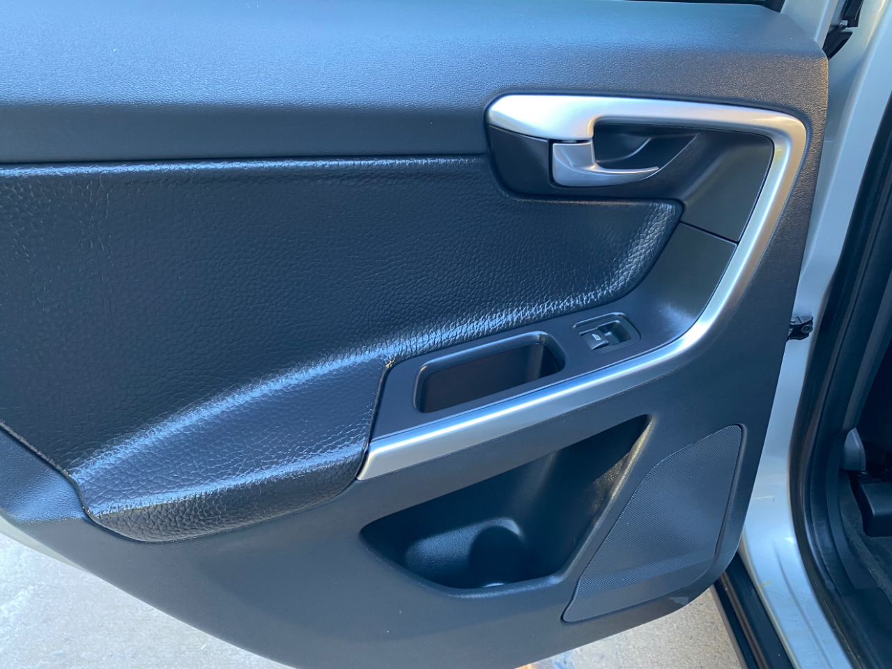 Volvo XC60 AWD 4dr 3.0T 2010 Volvo XC60 AWD 4dr 3.0T 2010