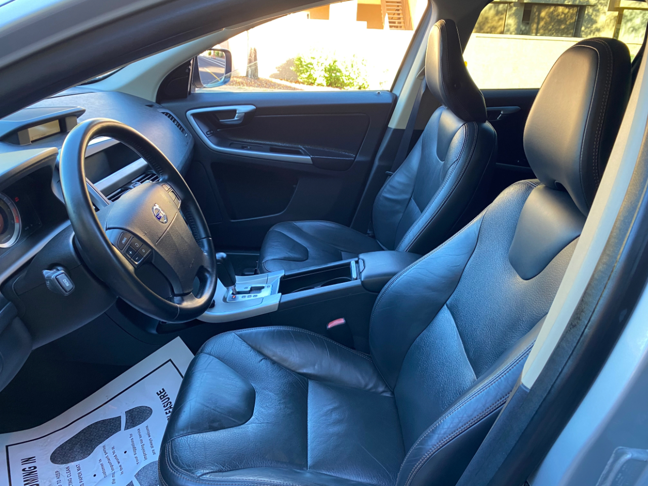 Volvo XC60 AWD 4dr 3.0T 2010 Volvo XC60 AWD 4dr 3.0T 2010