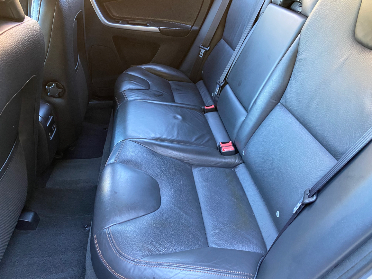 Volvo XC60 AWD 4dr 3.0T 2010 Volvo XC60 AWD 4dr 3.0T 2010