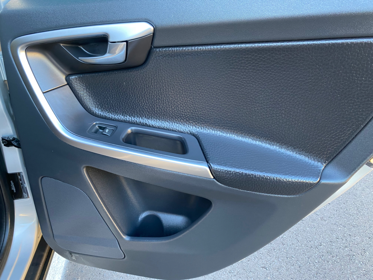 Volvo XC60 AWD 4dr 3.0T 2010 Volvo XC60 AWD 4dr 3.0T 2010