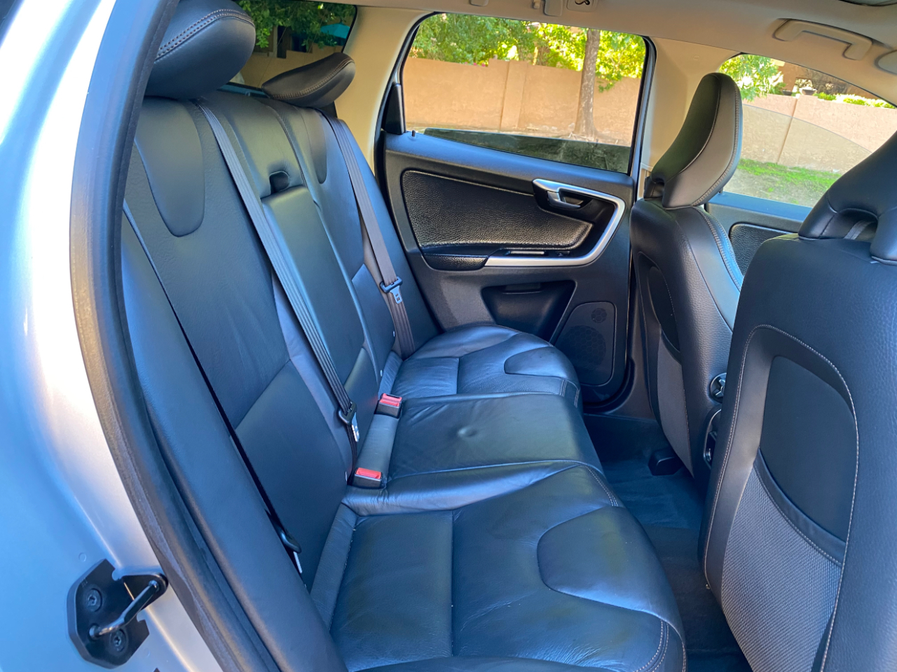 Volvo XC60 AWD 4dr 3.0T 2010 Volvo XC60 AWD 4dr 3.0T 2010