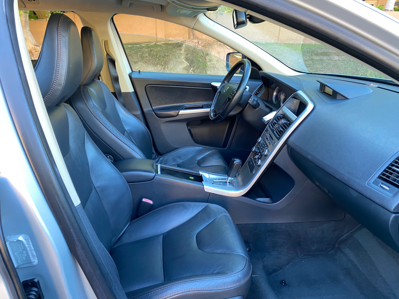 Volvo XC60 AWD 4dr 3.0T 2010 Volvo XC60 AWD 4dr 3.0T 2010