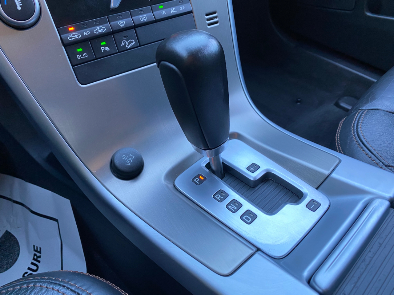 Volvo XC60 AWD 4dr 3.0T 2010 Volvo XC60 AWD 4dr 3.0T 2010