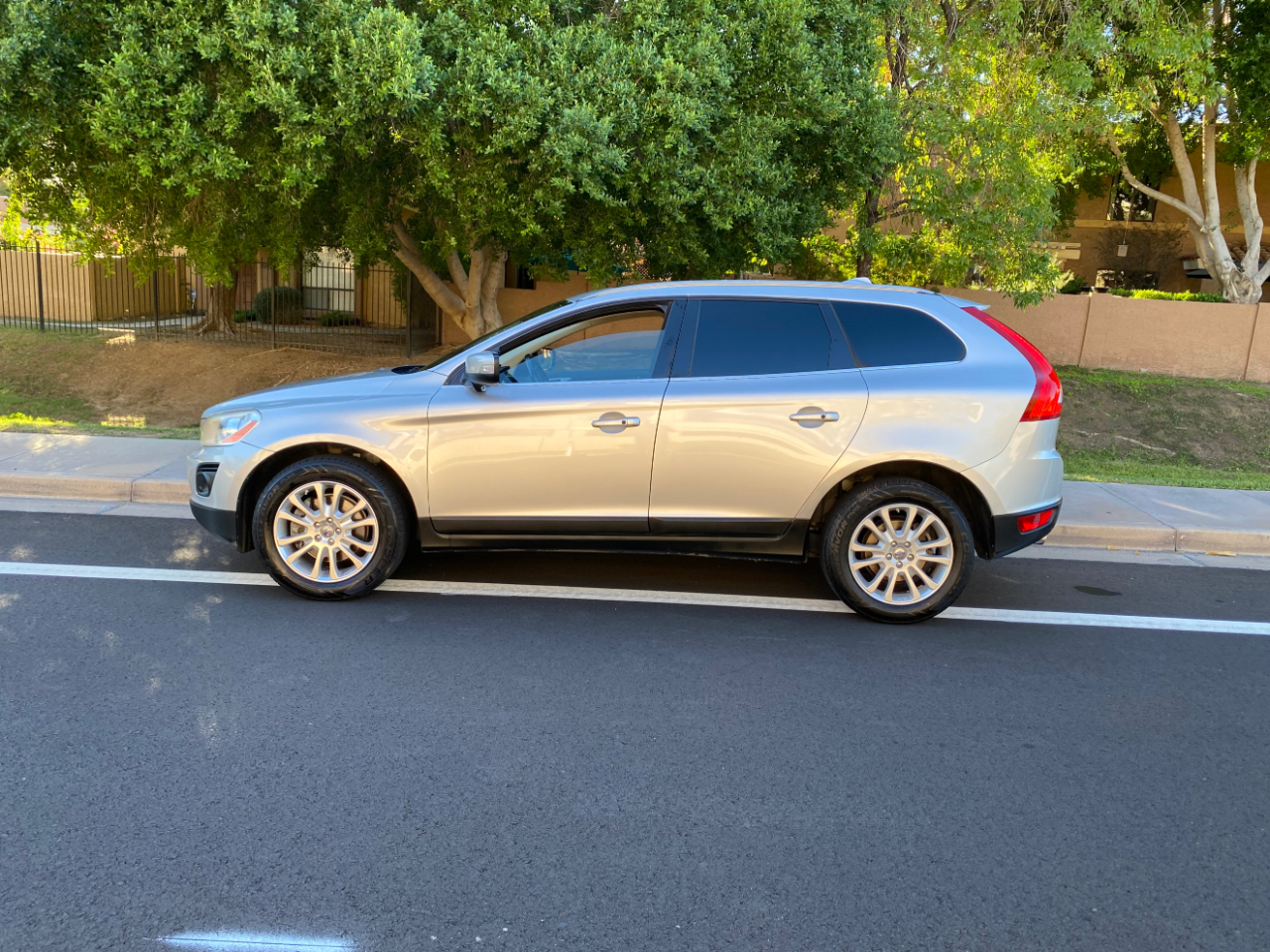 Volvo XC60 AWD 4dr 3.0T 2010 Volvo XC60 AWD 4dr 3.0T 2010