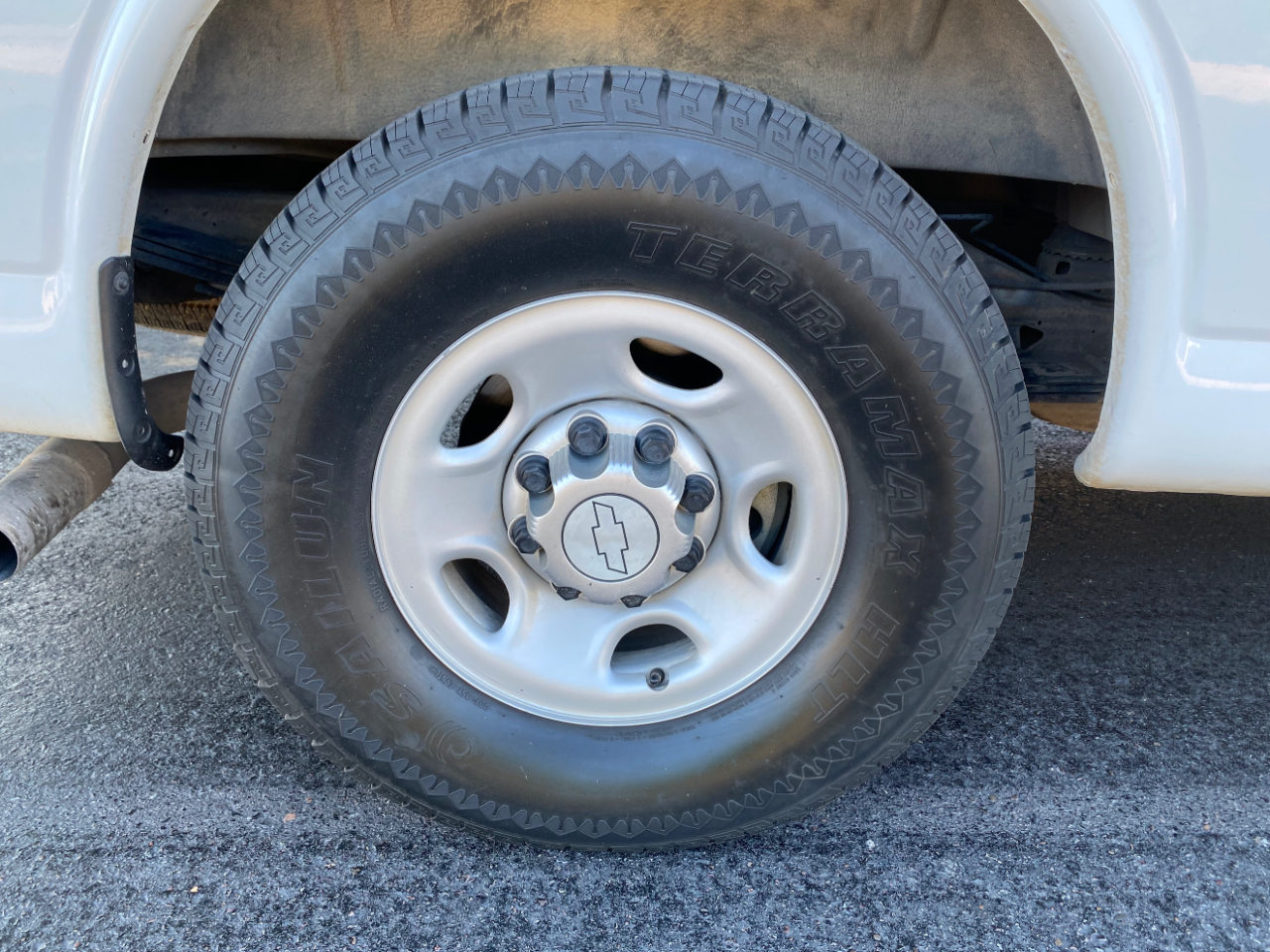 Chevrolet Express Passenger RWD 2500 135" LS 2017 Chevrolet Express Passenger RWD 2500 135" LS 2017