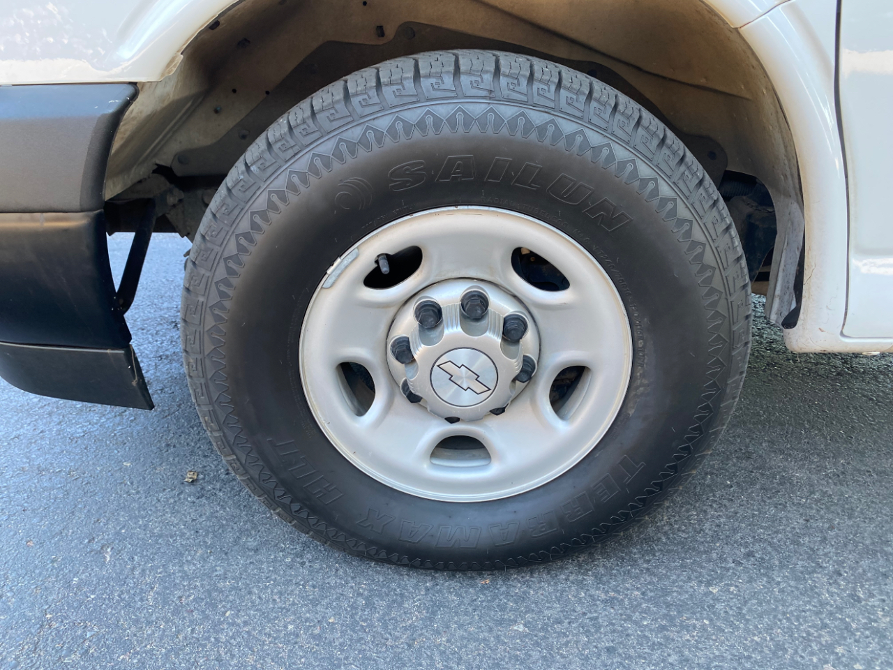 Chevrolet Express Passenger RWD 2500 135" LS 2017 Chevrolet Express Passenger RWD 2500 135" LS 2017