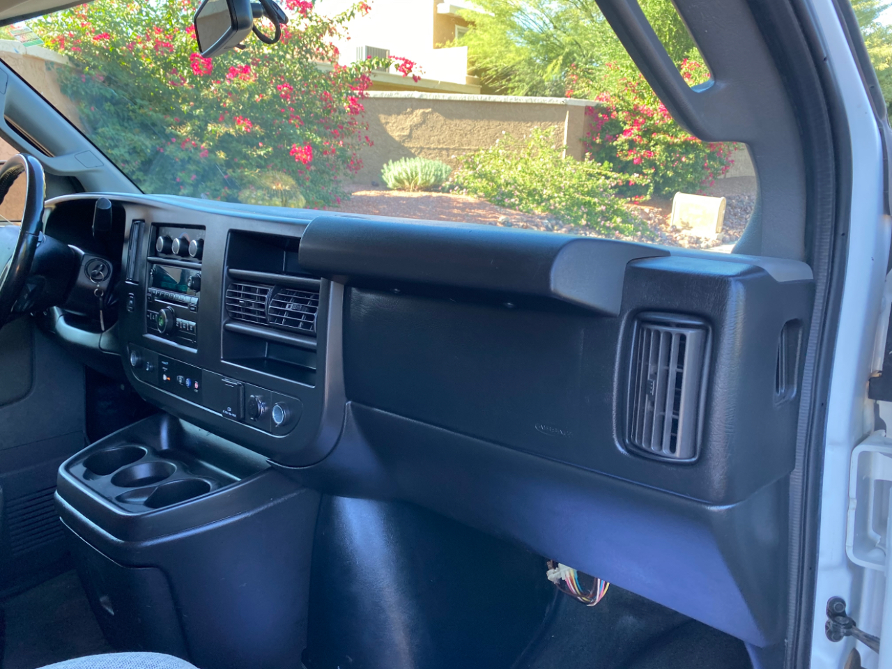 Chevrolet Express Passenger RWD 2500 135" LS 2017 Chevrolet Express Passenger RWD 2500 135" LS 2017