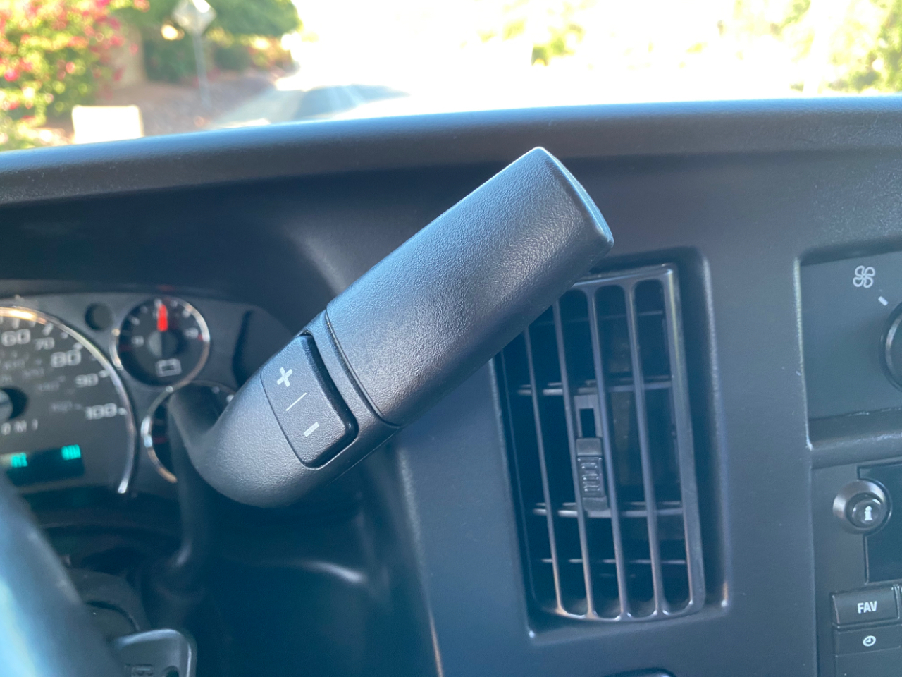 Chevrolet Express Passenger RWD 2500 135" LS 2017 Chevrolet Express Passenger RWD 2500 135" LS 2017