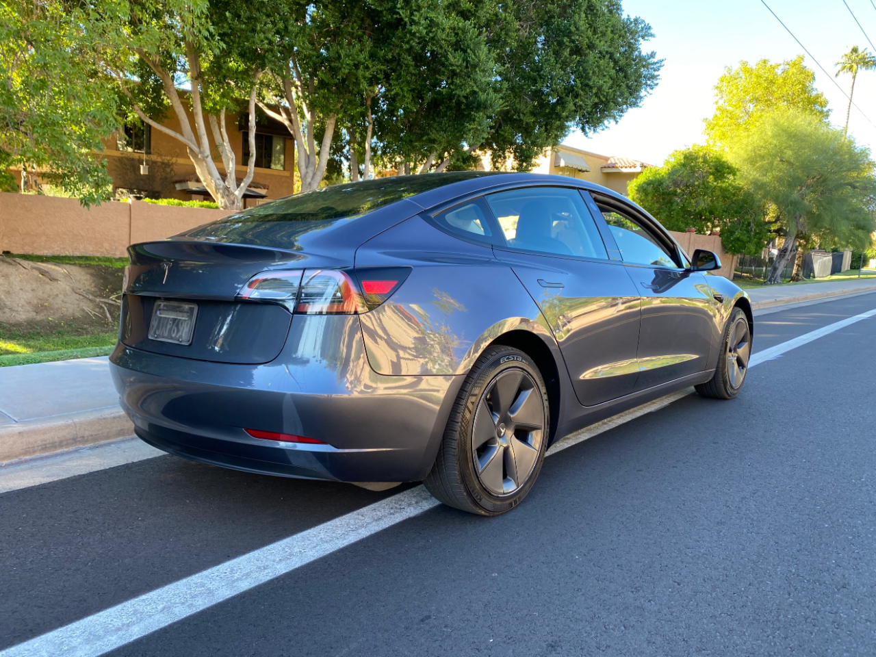 2023 Tesla Model 3 photo 3