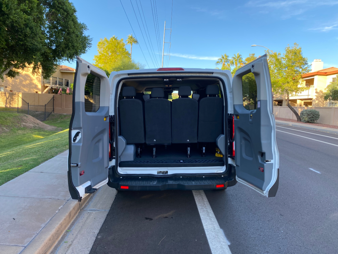 Ford Transit Wagon T-350 148" Low Roof XLT Swing-Out RH Dr 2016