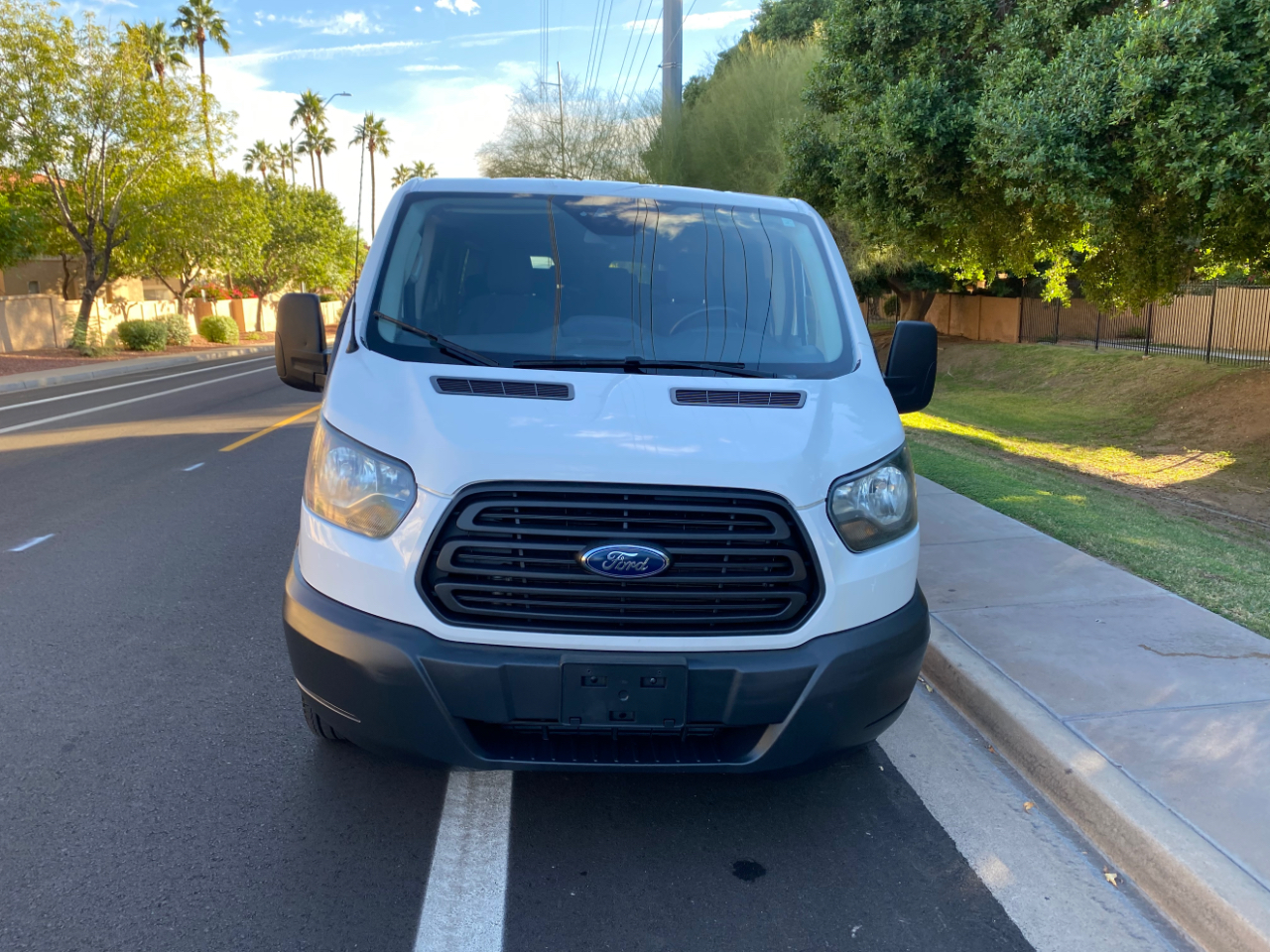 Ford Transit Wagon T-350 148" Low Roof XLT Swing-Out RH Dr 2016