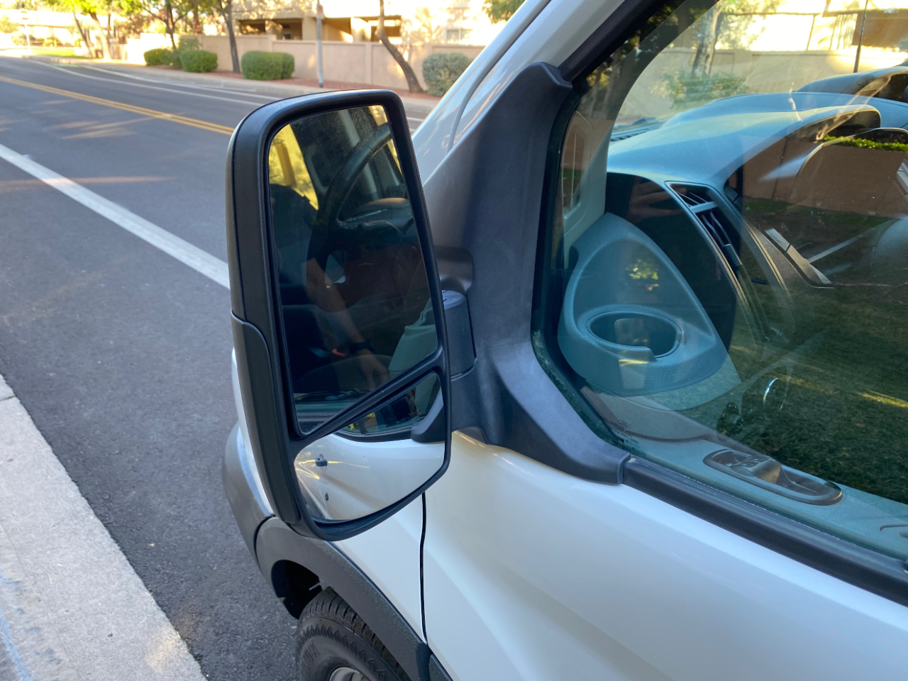 Ford Transit Wagon T-350 148" Low Roof XLT Swing-Out RH Dr 2016