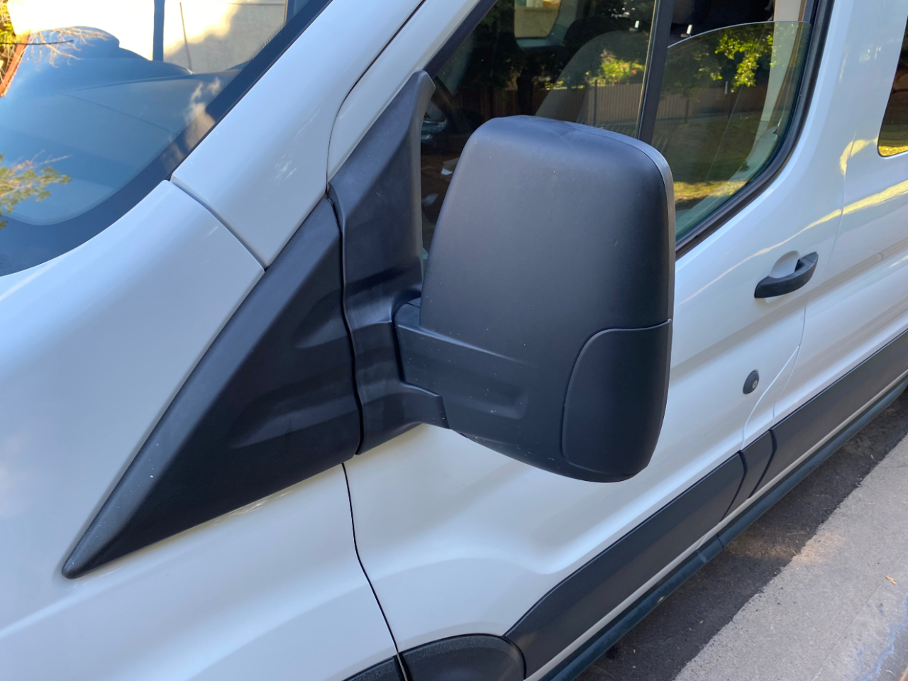 Ford Transit Wagon T-350 148" Low Roof XLT Swing-Out RH Dr 2016