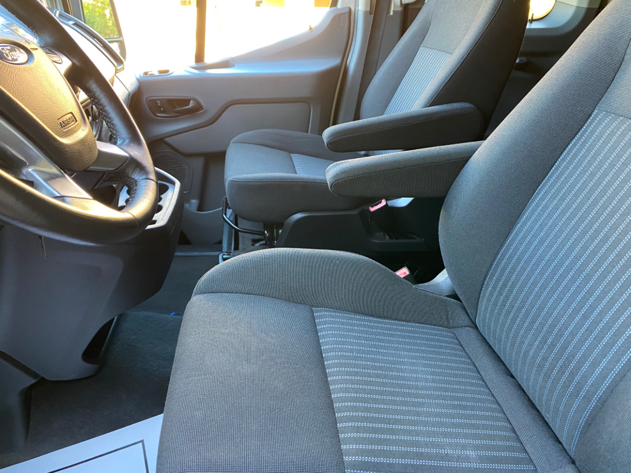 Ford Transit Wagon T-350 148" Low Roof XLT Swing-Out RH Dr 2016