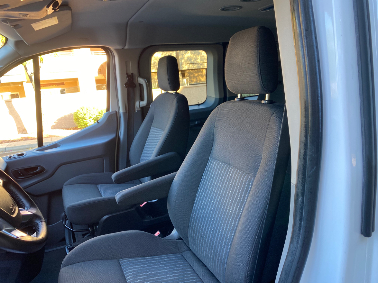 Ford Transit Wagon T-350 148" Low Roof XLT Swing-Out RH Dr 2016