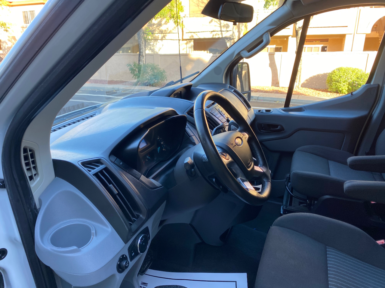 Ford Transit Wagon T-350 148" Low Roof XLT Swing-Out RH Dr 2016