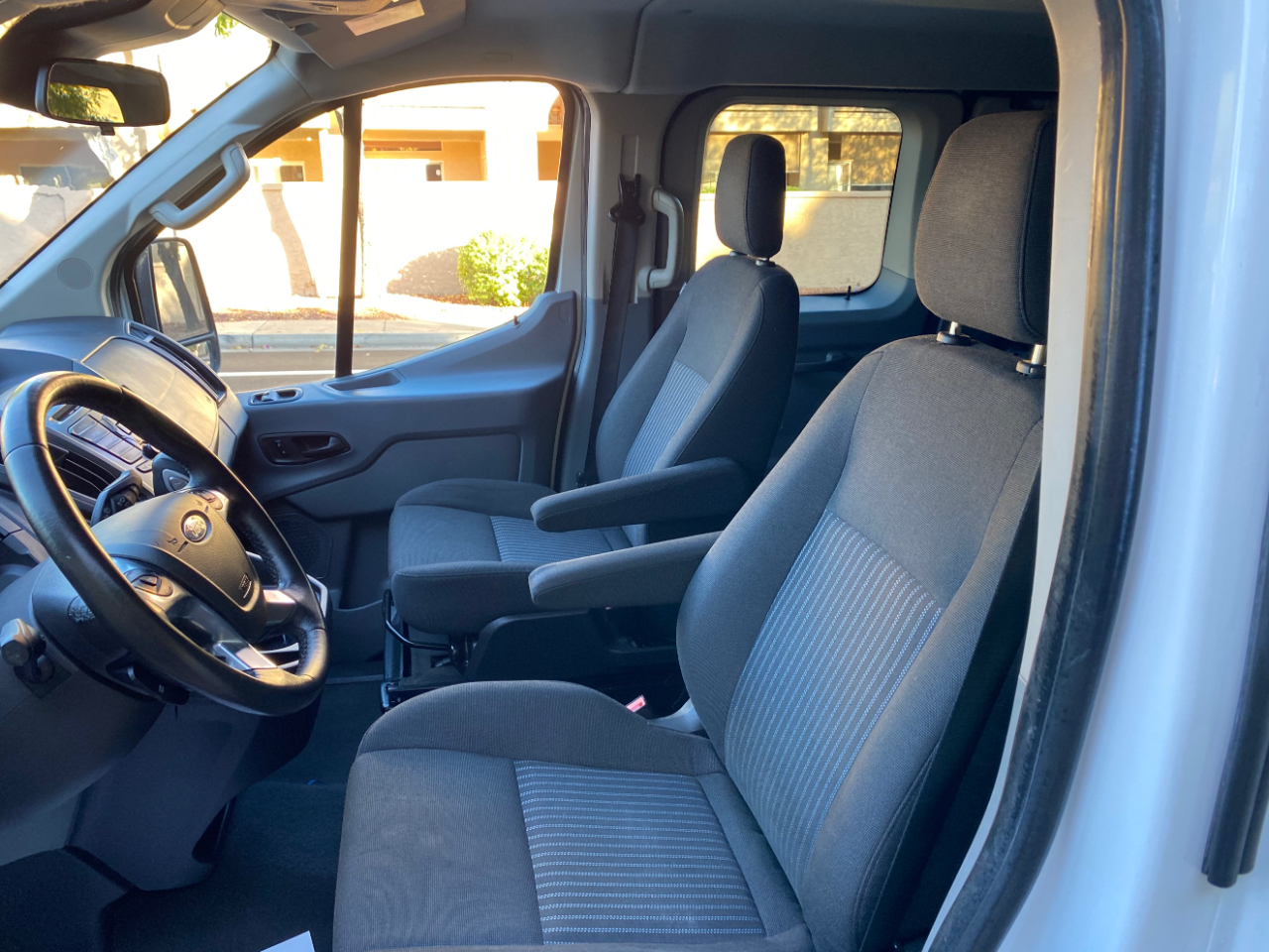 Ford Transit Wagon T-350 148" Low Roof XLT Swing-Out RH Dr 2016