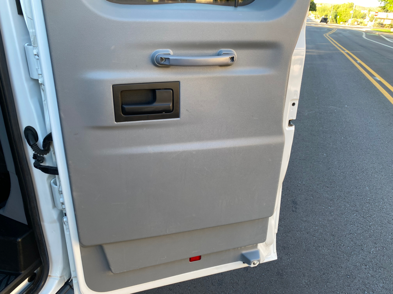 Ford Transit Wagon T-350 148" Low Roof XLT Swing-Out RH Dr 2016