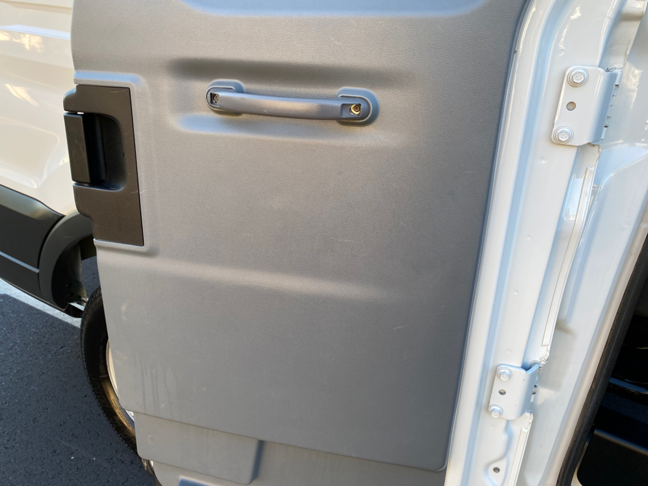 Ford Transit Wagon T-350 148" Low Roof XLT Swing-Out RH Dr 2016